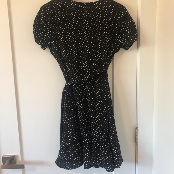 Cute Pokadot Wrap Dress - Picture 4 of 4
